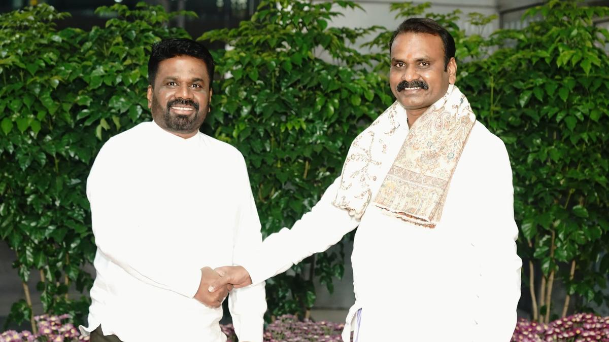Minister of State for Information and Broadcasting, Dr. S. Murugan and other diplomatic officials welcomed Mr. Dissanayake upon his arrival in India on Sunday (December 15, 2024). (Photo Credit: X/@MEAIndia) Minister of State for Information and Broadcasting, Dr. S. Murugan and other diplomatic officials welcomed Mr. Dissanayake upon his arrival in India on Sunday (December 15, 2024). (Photo Credit: X/@MEAIndia)