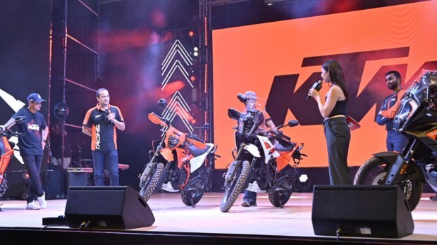 KTM 390 lineup IBW