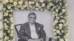 Family members of former Union minister SM Krishna, who passed away at the age of 92, at his residence, in Bengaluru, Karnataka, Tuesday, Dec. 10, 2024. (PTI Photo)