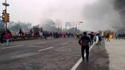 Truck carrying chemical hits other vehicles, catches fire on Jaipur-Ajmer highway