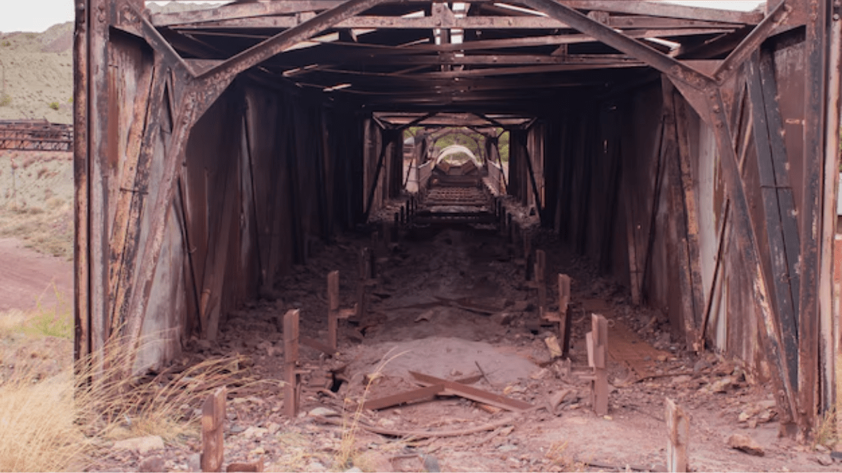 Tunnel collapse Tunnel collapse