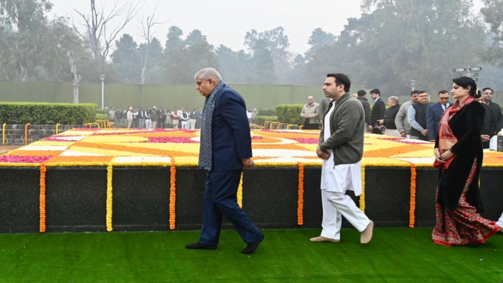 V-P Jagdeep Dhankhar paid floral tribute to former Prime Minister, Chaudhary Charan Singh ji on his birth anniversary at Kisan Ghat in New Delhi today.