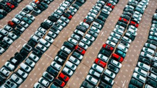 Car dispatches rise in Nov riding on discount wave