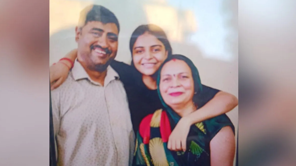 Delhi triple murder: Family of three found stabbed to death in South ...