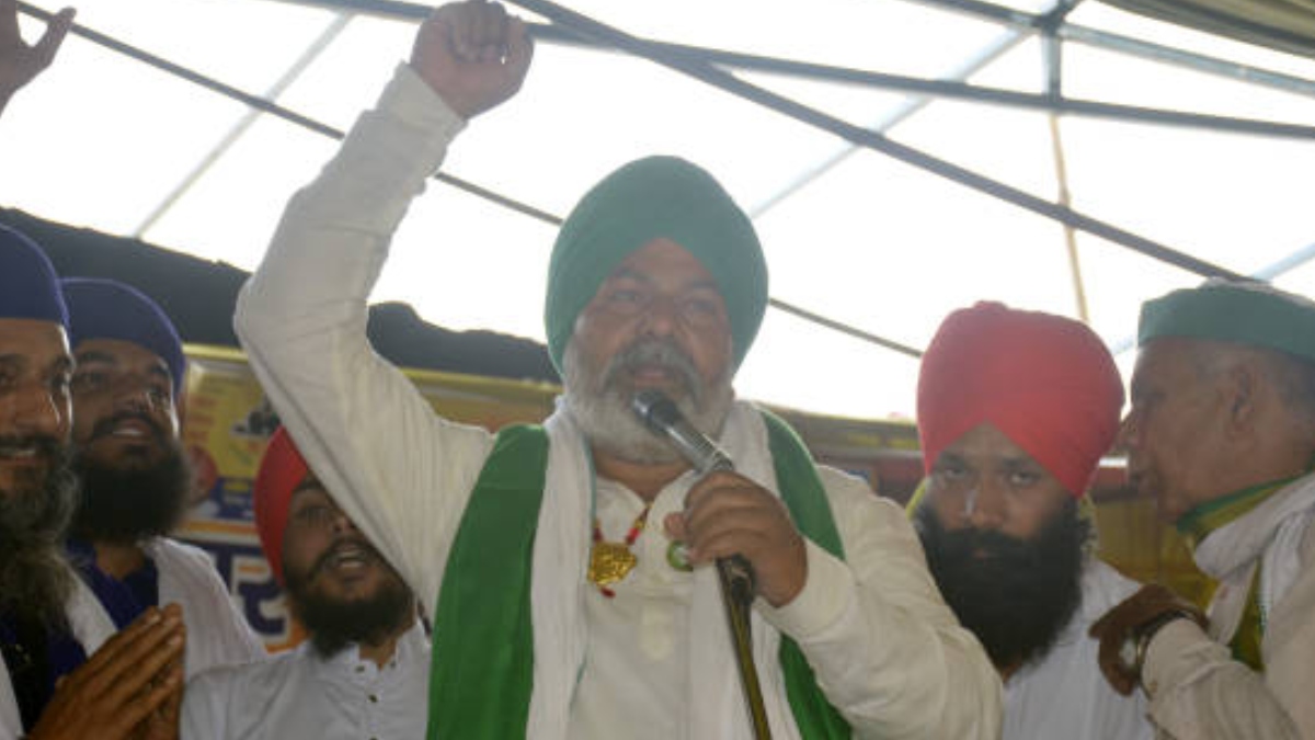 Rakesh Tikait detained by Aligarh Police while heading to farmer protest in Greater Noida Rakesh Tikait detained by Aligarh Police while heading to farmer protest in Greater Noida