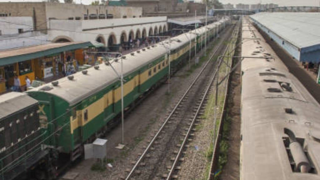 One killed, two injured over seat dispute in Begampura Express