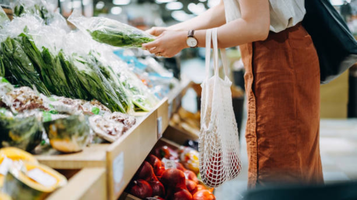 Retail inflation likely fell sharply to 5.6% in Nov Retail inflation likely fell sharply to 5.6% in Nov