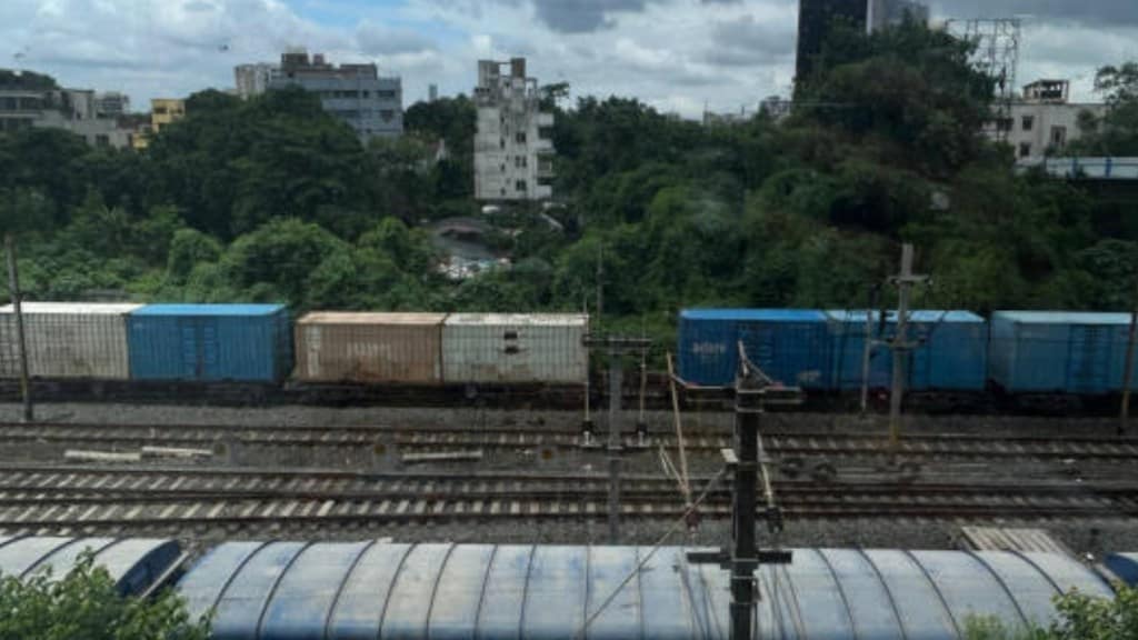 Rail freight loading trails modest Budget estimates