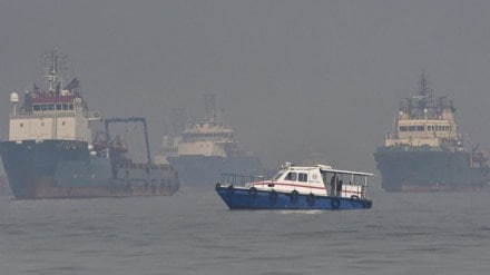 Death toll rises to 14 in Mumbai naval boat and ferry collision, search continues for missing child