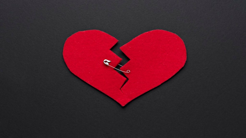 Broken Heart Syndrome, Broken Heart Syndrome symptoms, Broken heart syndrome treatment, Broken Heart Syndrome cause, heart issues, health news, wellness news,