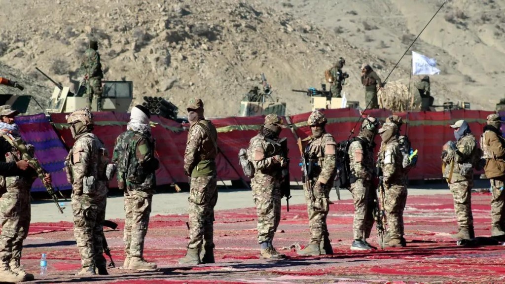 Taliban attack on Pakistani border posts kills militants, soldier; casualties reported on both sides Taliban attack on Pakistani border posts kills militants, soldier; casualties reported on both sides