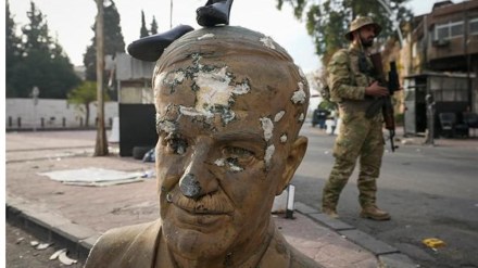 Syria civil war: Ex-President Bashar Assad's father Hafez Assad’s tomb set on fire by rebels in Qardaha | Top developments Syria civil war: Ex-President Bashar Assad's father Hafez Assad’s tomb set on fire by rebels in Qardaha | Top developments