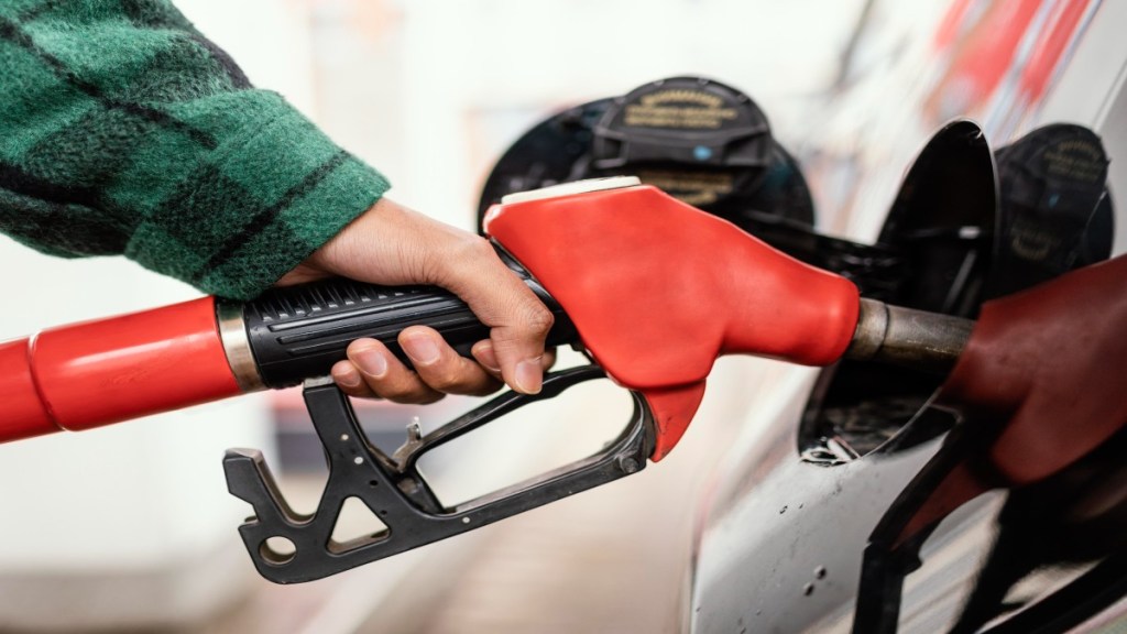 Check petrol, diesel rates today on December 30: Crude oil prices slightly slid on Monday in the low trade due to the ongoing holidays. (Image Source: Freepik)