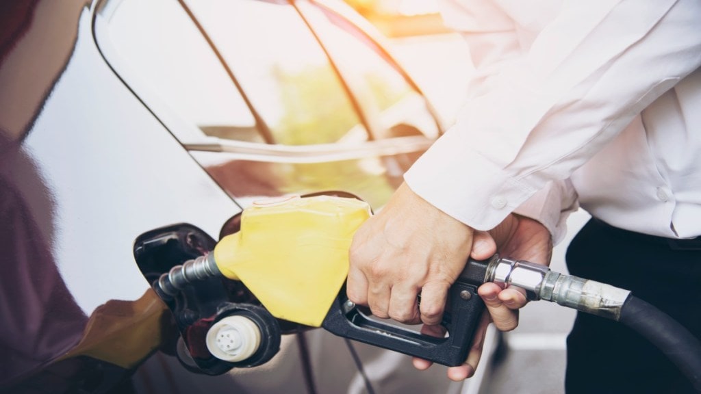 Check petrol, diesel prices on 16 December 2024; Crude oil prices dip slightly after multi-week highs. (Image Source: Freepik) Check petrol, diesel prices on 16 December 2024; Crude oil prices dip slightly after multi-week highs. (Image Source: Freepik)