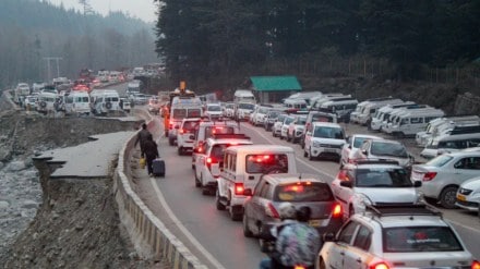 Traffic in Manali