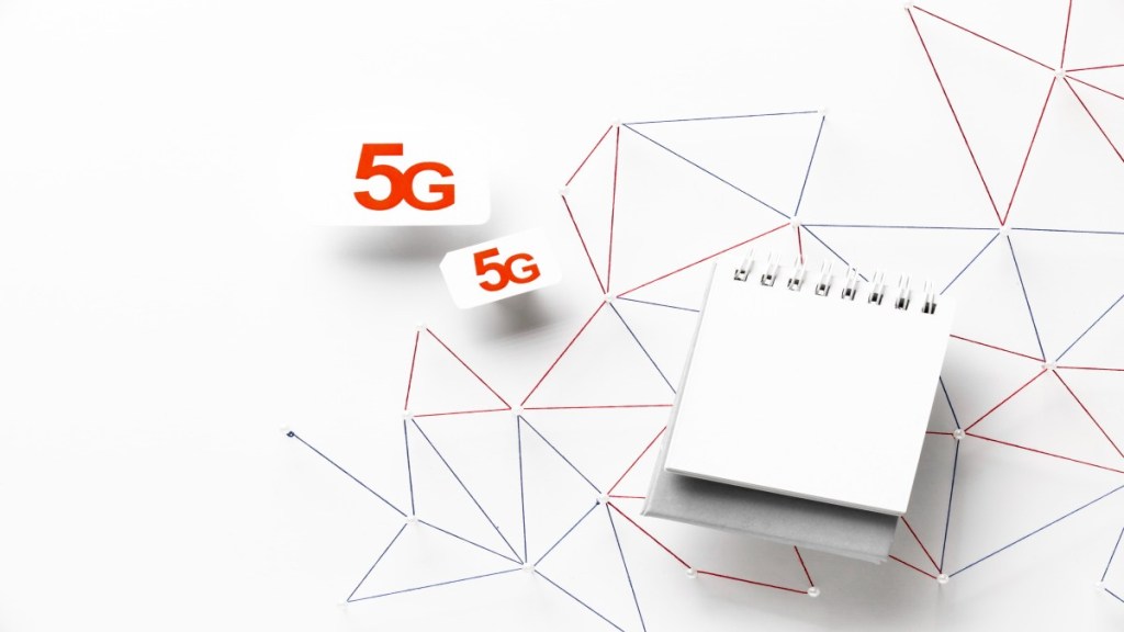 Private Telecom Operators face subscriber losses, debt challenges . (Image Source: Freepik)