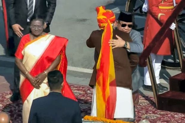 PM Modi receives Chief Guest/President of Indonesia Prabowo Subianto for the 76th Republic Day parade at Kartavya Path. (Image: @narendramodi via PTI Photo)