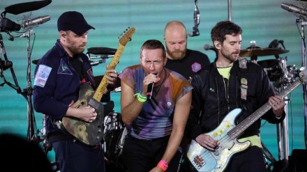 Mumbai is ready for the 3 day coldplay concert in Mumbai, on 18, 19 and 21 with specia trains being arranged from Nerul to Goregaon. (Image Source: Reuters)