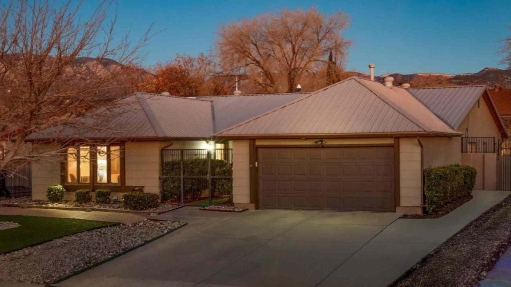 breaking bad, walter white, Albuquerque, entertainment, breaking bad house, breaking bad house for sale, price of breaking bad house