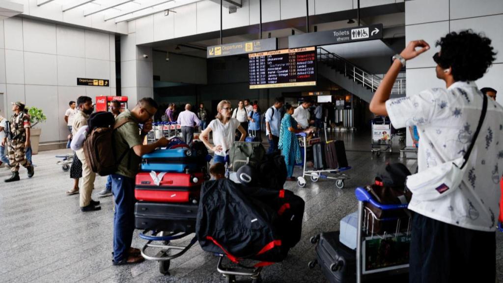 dial, delhi airport, delhi airport terminal 2, T2, aviation, civil aviation, delhi airport terminal