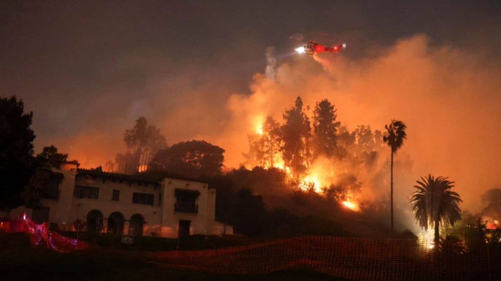 LA Wildfires, Hollywood hill fire