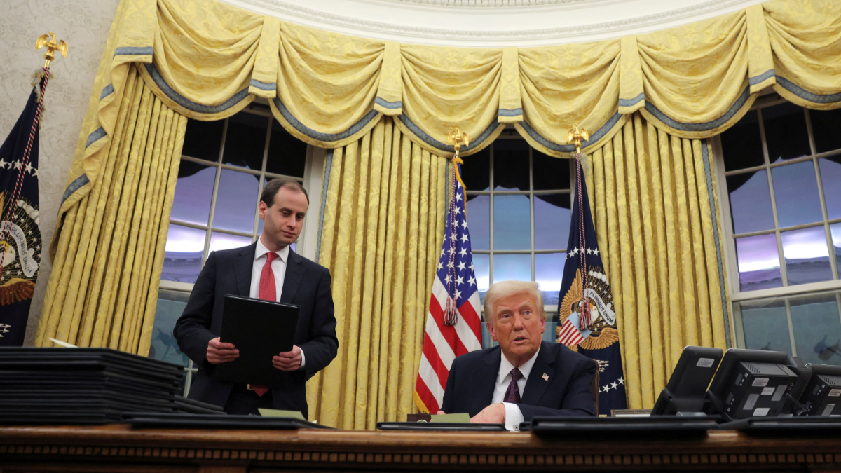 Donald Trump signs executive orders Donald Trump signs executive orders