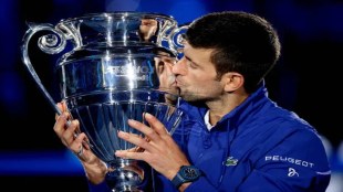 Novak Djokovic follows a plant-based diet, complemented by a gluten-free diet plan, as detailed in his diet documentary and book. His dietary choices include a vegan diet plan and carefully planned meal and food plans. Djokovic’s diet emphasizes healthy eating and is integral to his workout regimen. He has shared insights into his dietary changes through interviews, documentaries, and books, highlighting the impact of his plant-based and gluten-free choices. Common questions include whether Novak Djokovic is vegan, what he eats for breakfast, and details of his diet plan, food plan, and eating habits. These aspects showcase how his dietary decisions support his tennis career, health news, wellness news