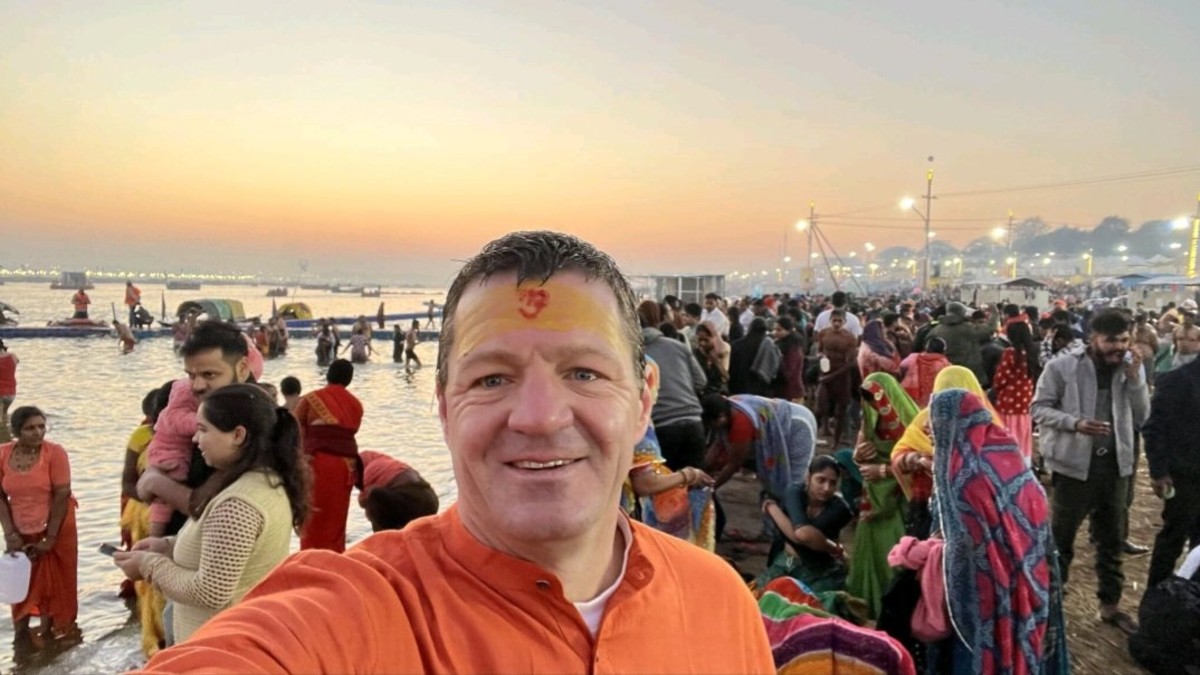 Indigo CEO Pieter Elbers visited MahaKumbh2025 on 26th Jan. (Image Source: X/twitter) Indigo CEO Pieter Elbers visited MahaKumbh2025 on 26th Jan. (Image Source: X/twitter)