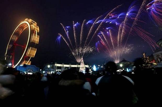 Fireworks explode over Vienna's Prater during New Year celebrations in Vienna, Austria. (Photo source: Reuters)