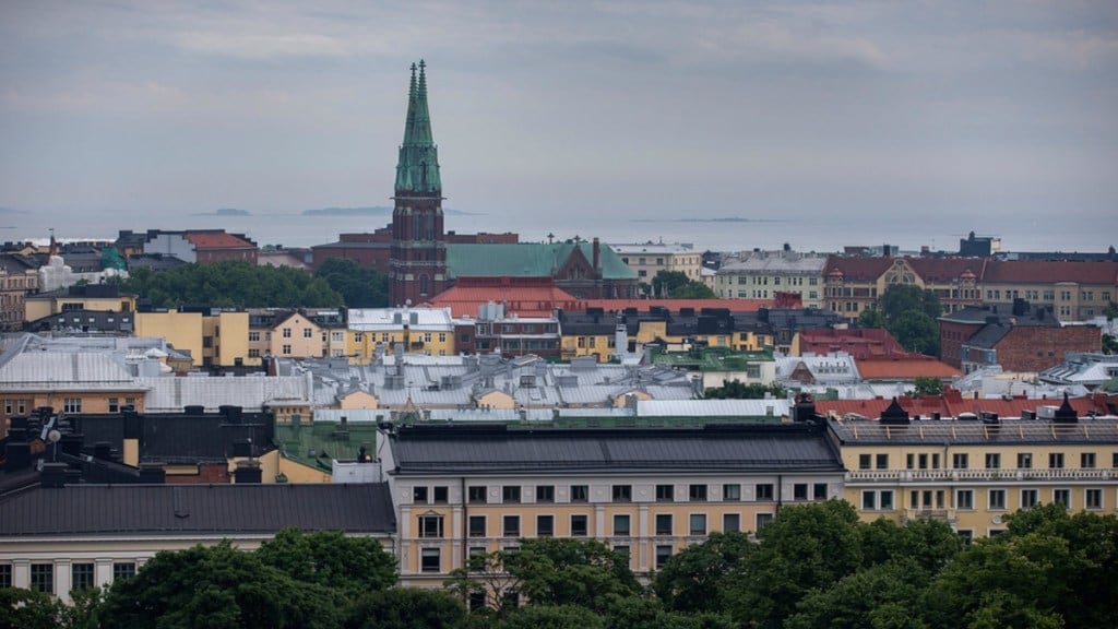 Finland residence permit, income requirement, foreign workers, salary, employed