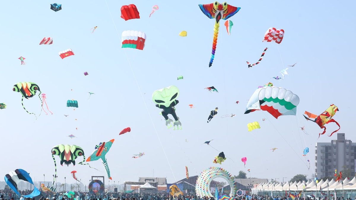 Happy Makar Sankranti 2025 Best Wishes, Quotes, Messages, WhatsApp Status: Kite festival in Ahmedabad, Gujarat. (Express File Photo) Happy Makar Sankranti 2025 Best Wishes, Quotes, Messages, WhatsApp Status: Kite festival in Ahmedabad, Gujarat. (Express File Photo)