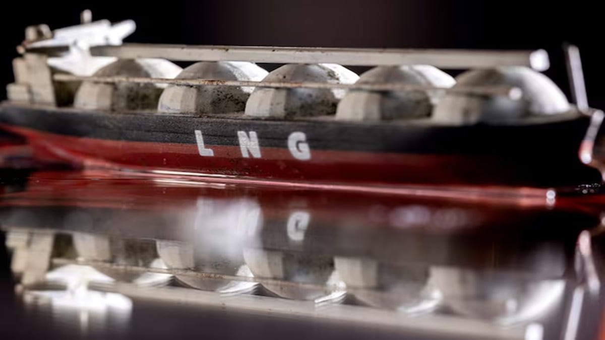 Petronet LNG, market, shares, LNG, PNGRB, liquefied natural gas, Petroleum and Natural Gas Board, BSE