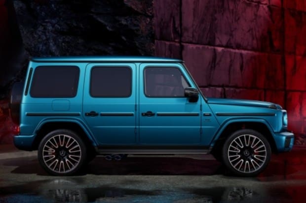 Priced at Rs 4.55 crore, this car boasts a lavish interior, strong performance, and iconic design. It highlights Ambani’s preference for powerful and distinctive vehicles. (Image Source: Mercedes-benz.com)