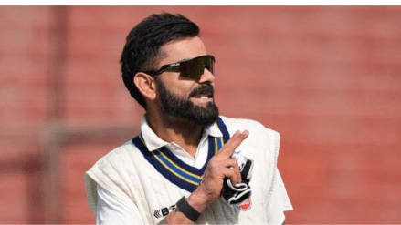 Delhi won the toss and chose to bowl first, meaning Kohli’s turn at the crease wouldn’t come until at least the second session.