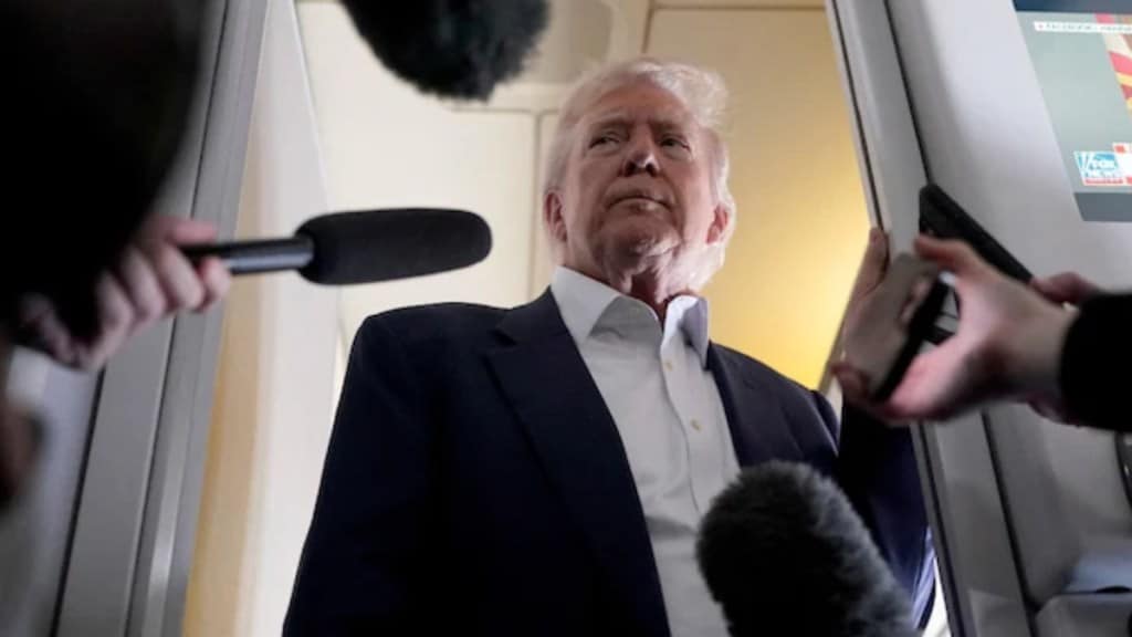 Trump pays respects at Pope Francis' funeral, meets briefly with Zelenskyy amid diplomatic push