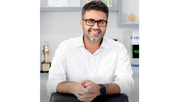 Who is Viraj Bahl, new judge in Shark Tank India Season 4 - Know all about his entrepreneurial journey