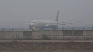Dense fog delays over 150 flights at Delhi's IGI airport, Check advisory here