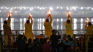 Planning a visit to Mahakumbh Mela 2025? Here’s your complete travel guide with train and flight details