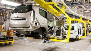 Car makers slam the brakes on discounts