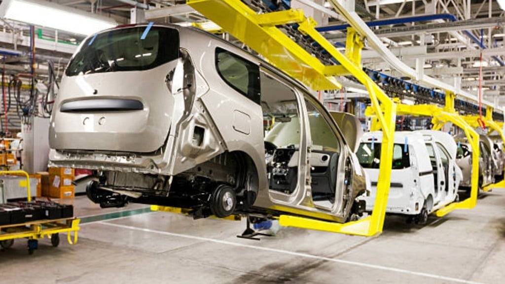 Car makers slam the brakes on discounts