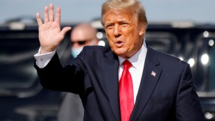 Trump asks federal employees to leave the job by February 6, offers a buyout with 8 months pay. (Image Source: Reuters)