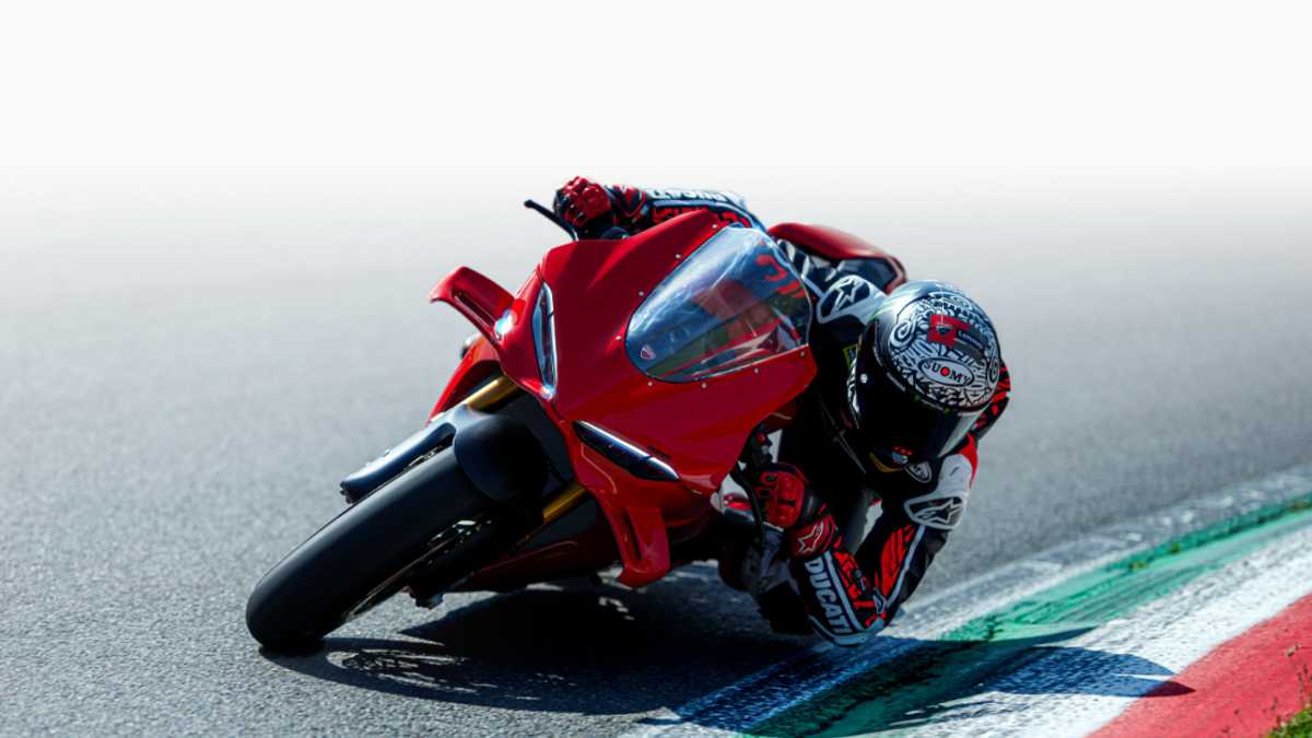2025 ducati panigale v4