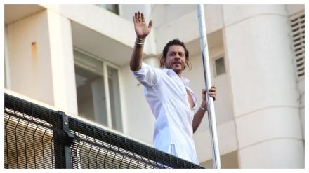 shah rukh khan, srk, bollywood, mannat, pali hill, gauri khan, suhana khan