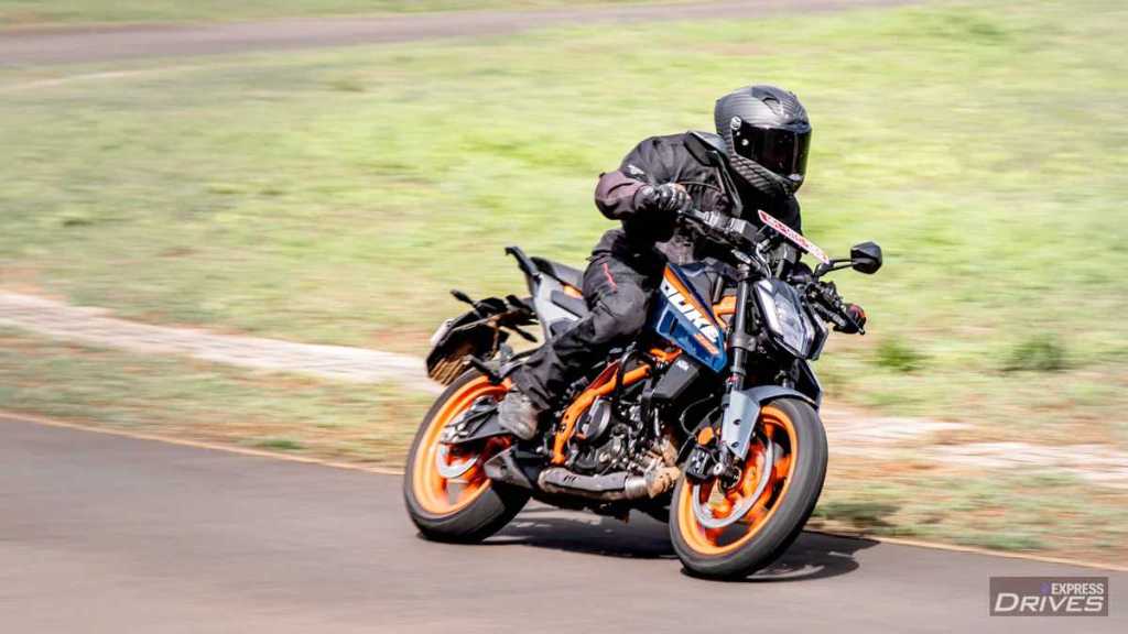 390 duke