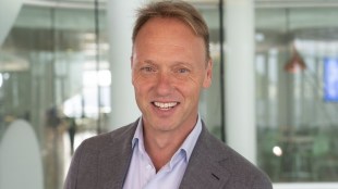 Unilever, CEO, resignation, CFO, hiring strategy, leadership role, restructuring