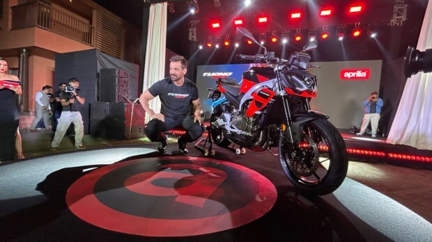 Aprilia Tuono 457