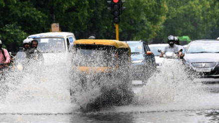 Rains wreak havoc in Bengaluru; 10 flights diverted