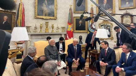 PM Narendra Modi US Visit Live: PM Modi meets Donald Trump at White House. PM Narendra Modi US Visit Live: PM Modi meets Donald Trump at White House.