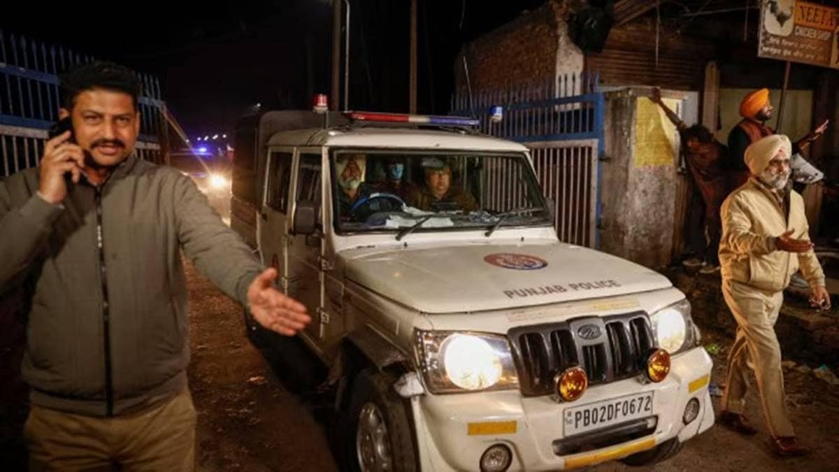 Illegal indian imigrants deported at Amrtisar