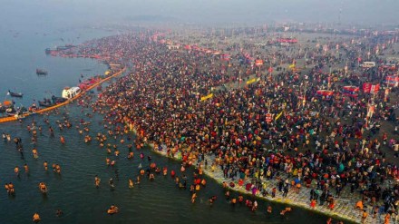 Trains overflow, flight tickets skyrocket as Maha Kumbh pilgrims face surge in travel costs ahead of final ‘amrit snan’ Trains overflow, flight tickets skyrocket as Maha Kumbh pilgrims face surge in travel costs ahead of final ‘amrit snan’